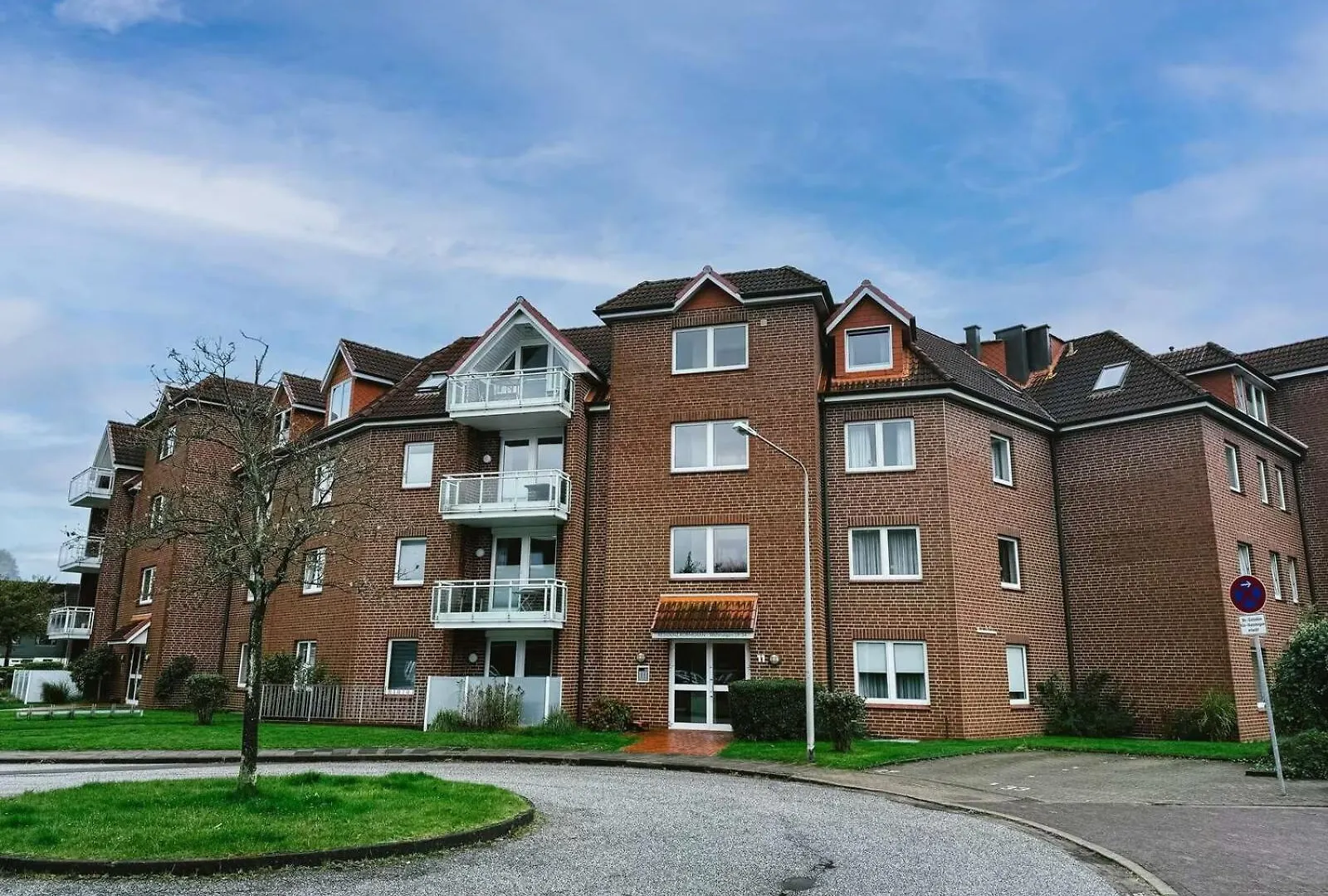 Valentin Homes Love In Duesseldorf